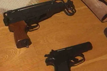 30 let zpět: Pachatele krádeže zbraní se nedařilo vypátrat