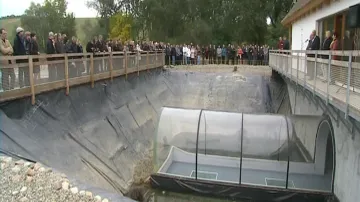 Slavnostní otevření tunelu muselo být kvůli závadě odsunuto