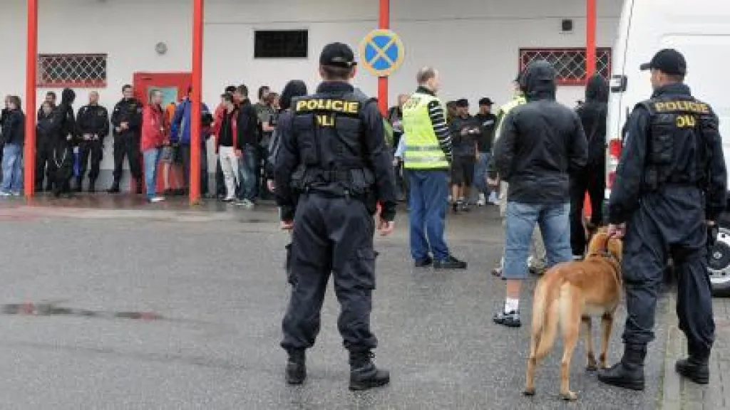 Policie dohlíží na krajní pravici
