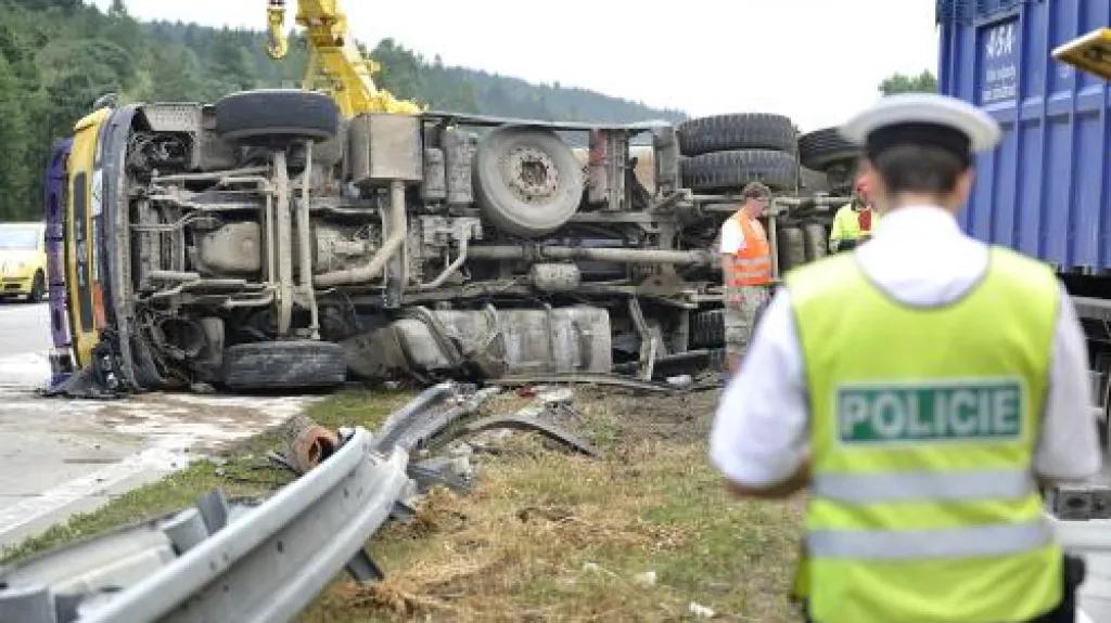 Převrácený kamion