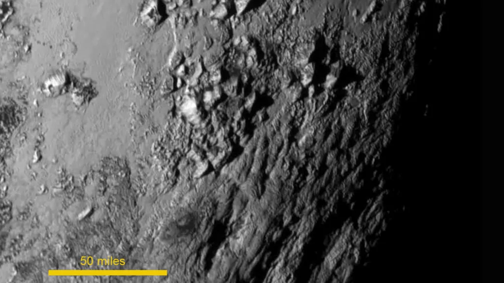 Snímek Pluta pořízený sondou New Horizons 14. 7. 2015
