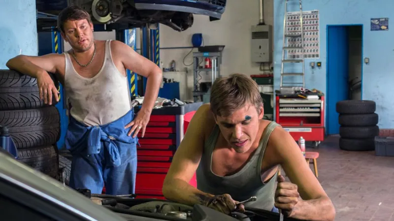 Lež má rozbité auto (z cyklu Nevinné lži)