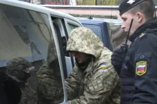 Rusko převezlo zadržené ukrajinské námořníky do Moskvy, oznámili obhájci 
