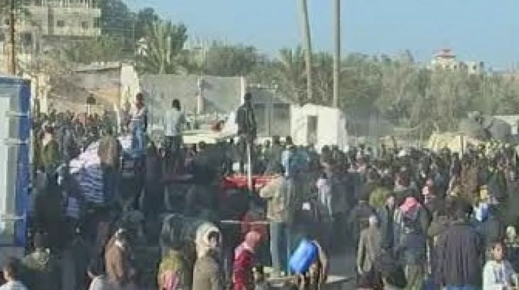 Palestinci prchají z Gazy