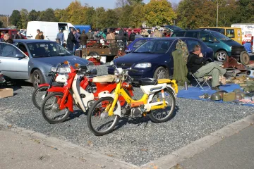 Milovníci starých aut i motocyklů se sešli v Brně