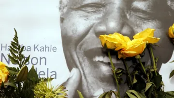 Johannesburg se loučí s Nelsonem Mandelou