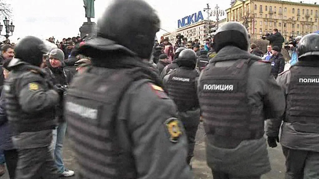 Zásah moskevské policie proti demonstrantům