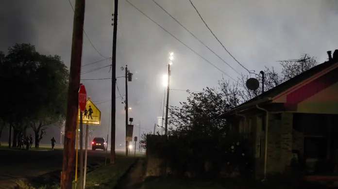 Výbuch v texaské továrně na hnojiva
