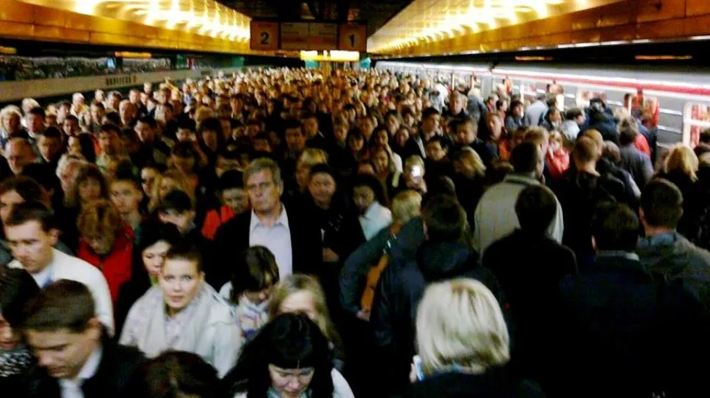 Přeplněná stanice Radlická