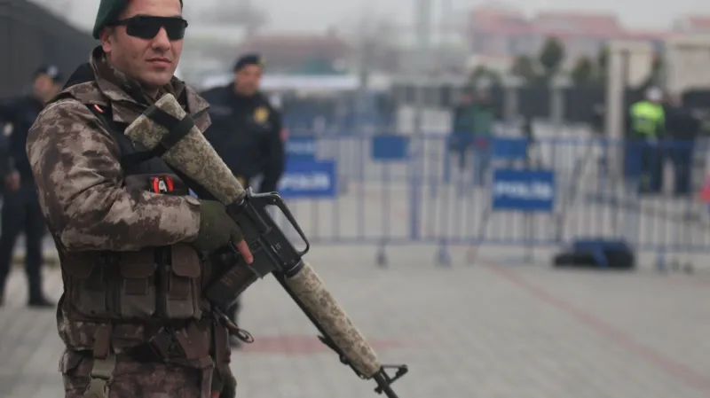 Ostraha během začátku procesu