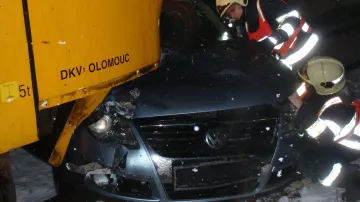 Noční nehoda na přejezdu v centru Zlína