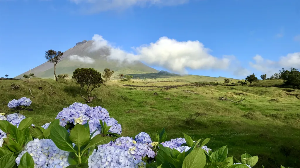 Sopka Pico je nejvyšší horou Azorů i celého Portugalska