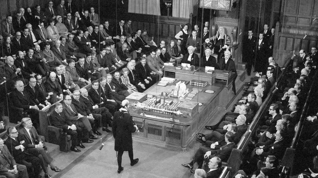 Dolní sněmovna britského parlamentu, rok 1974