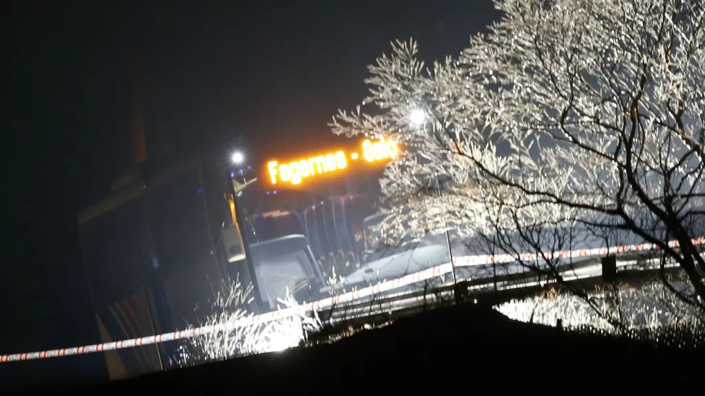 Útočník ubodal v norském autobusu tři lidi