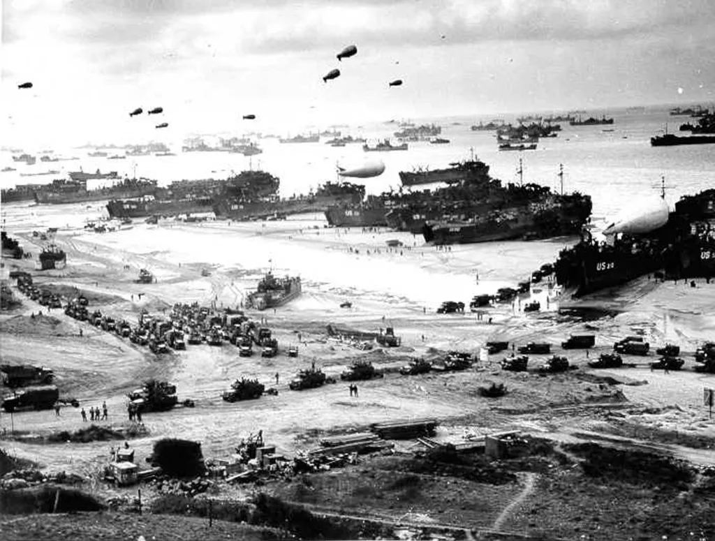 Celkový pohled na bojovou linii při vylodění na pláži Omaha 6. června 1944