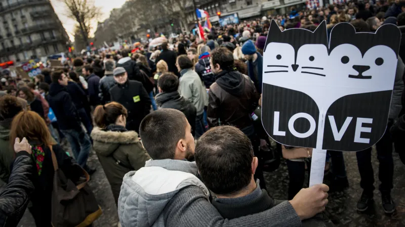 Francouzi manifestují na podporu homosexuálů
