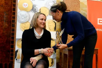 Děti chránila vlastním tělem. Velíškovu cenu získala učitelka Darina Nešporová