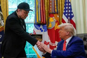 „Dal k dispozici talent a pracoval neúnavně.“ Trump se loučí s Muskem