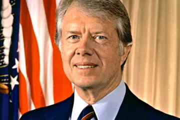 Exprezident Jimmy Carter naznačil, že při volbách podpoří Obamu