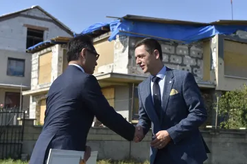 Jihomoravský hejtman převzal 6,5 milionu korun od Tchaj-wanu na pomoc obcím postiženým tornádem
