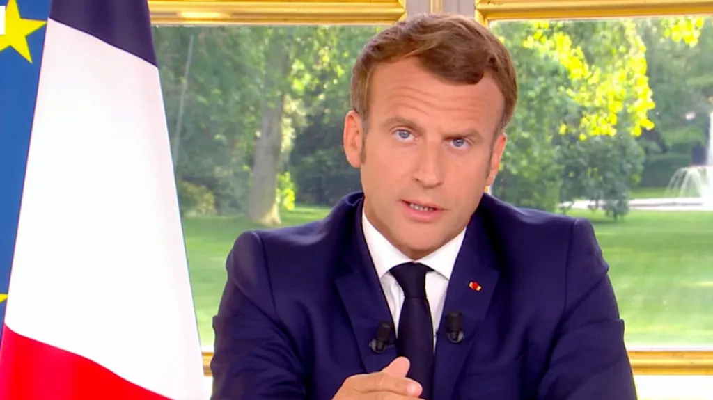 Emmanuel Macron pronesl projev k národu