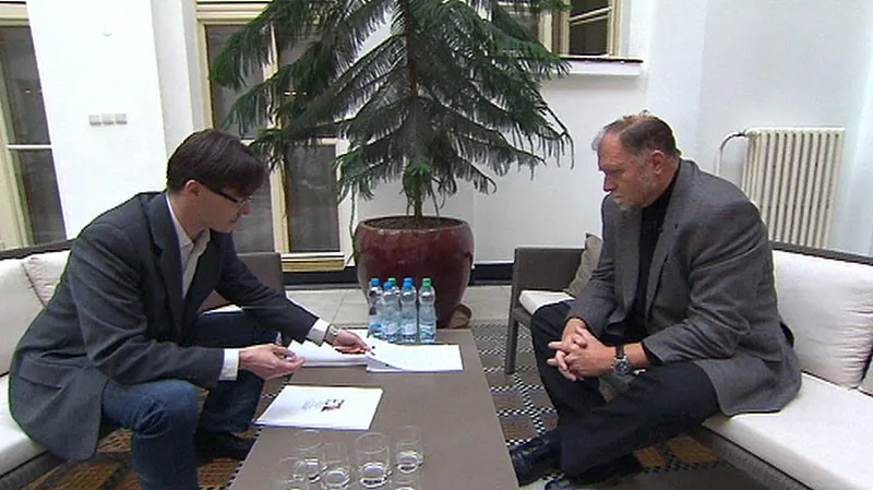 Tomáš Sokol s reportérem ČT