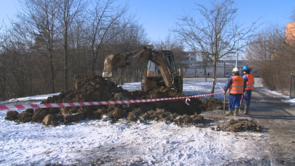 Lidé ve Zlíně zůstali kvůli prasklému potrubí několik hodin bez vody