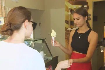 Novela zákoníku práce počítá s brigádami už od čtrnácti. Vznikl i seznam vhodných pozic