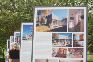 Lány patří prezidentům už sto let. Výročí připomíná výstava