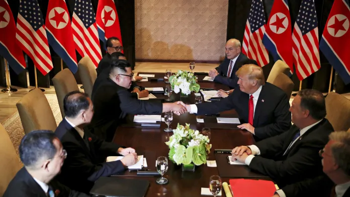 Jednání americké a severokorejské delegace
