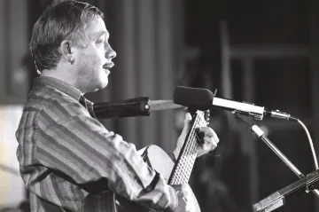 Mé písně platí dosud, varoval Kryl. Před 30 lety se vrátil do Československa