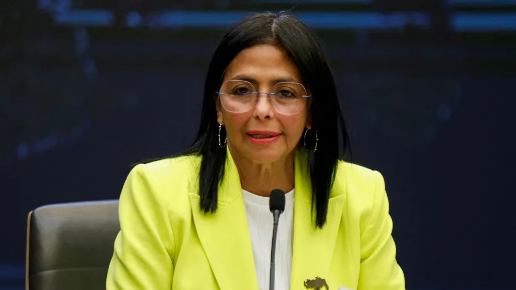 Viceprezidentka Venezuely a ministryně pro ropu Delcy Rodríguezová hovoří k médiím v Caracasu, Venezuela, 10. března 2025