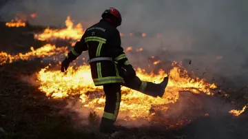 Masivní požár ve Francii způsobilo zhoršující se sucho, vysoké teploty a nedostatek vody po celé zemi (26. 7. 2026)
