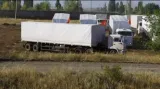 Kamiony s pomocí dorazily na ukrajinskou hranici