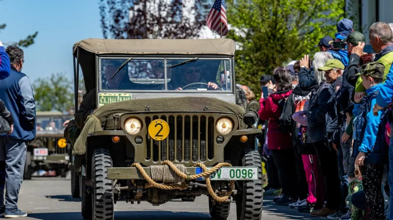 Přehlídka vojenské historické techniky Mise Velichovky