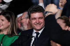 V Rumunsku míří po sečtení poloviny hlasů k vítězství prozápadní Dan