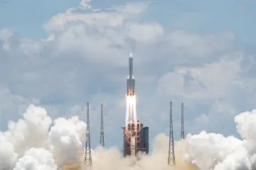 Čína zahájila svou první misi k Marsu. S přistáním počítá nejpozději v květnu 2021