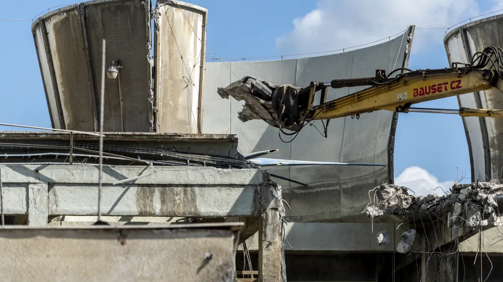 Začala demolice elektrárny Prunéřov I