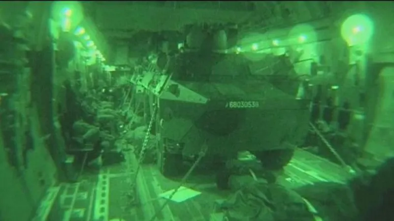 Francie získává spojence pro intervenci v Mali