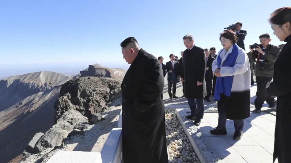 Kim Čong-un a Mun Če-in vystoupili na „posvátnou“ horu Pektu