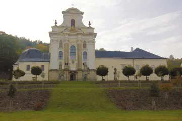 Archeologové objevili ve Fulneku středověký hřbitov se 14 hroby