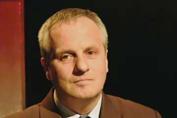 Rada Ústavu pro studium totalitních režimů bude po letech kompletní. Senát schválil nominaci Šustka