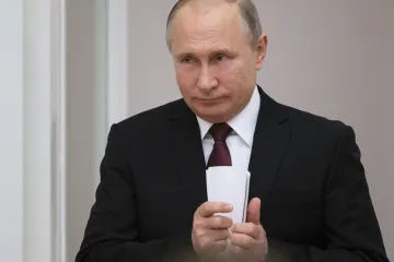 Předvolební útoky na kampaň Clintonové nařídil přímo Putin, uvádí zpráva amerického Senátu