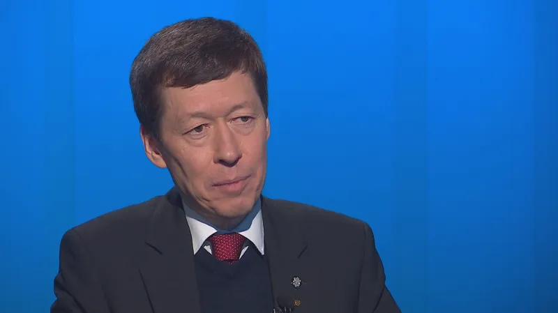 Poslanec Hayato Okamura