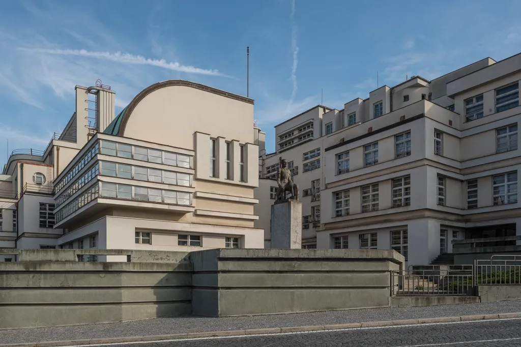 Zemská průmyslová škola v Mladé Boleslavi od Jiřího Krohy, 1922–1927