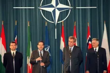 „Naše země už nikdy nepodlehne ani nebude obětována.“ Před 20 lety Česko vstoupilo do NATO