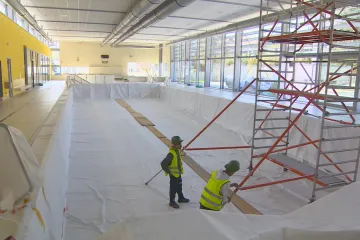 Kvůli vlhkosti a plísni byl uzavřen plavecký areál v Nové Pace