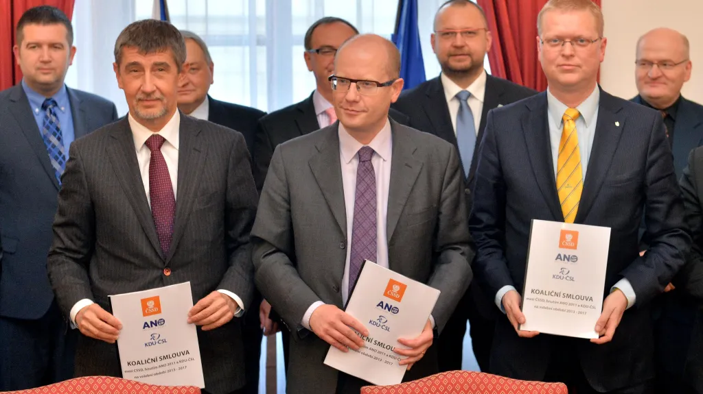 Andrej Babiš, Bohuslav Sobotka a Pavel Bělobrádek při podpisu koaliční smlouvy
