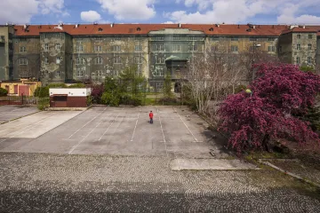 O budoucím využití karlínských kasáren má rozhodnout analýza