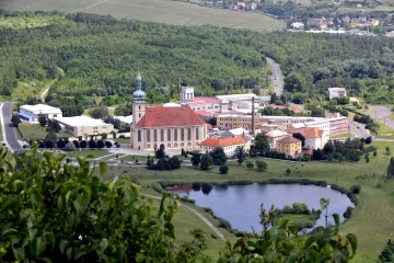 Sakrální stavby se přesouvaly kvůli těžbě i „Stalinovi“